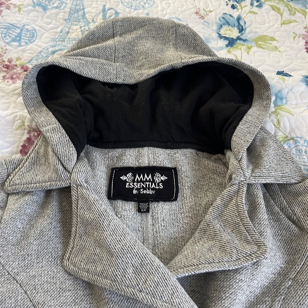 Small gray coat, very good condition